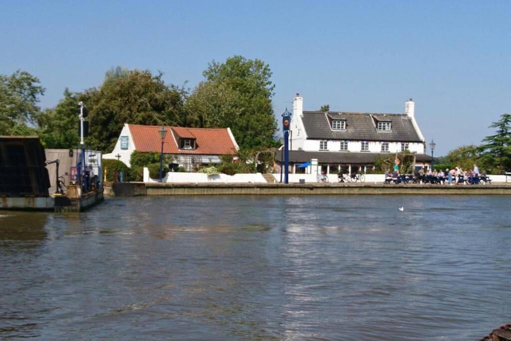Lowlands Cottage Beccles Exterior foto